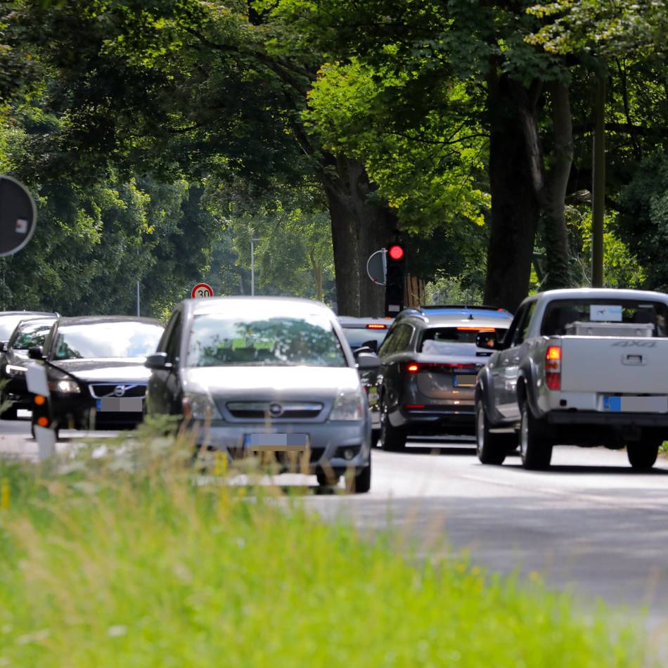 Rheinberger Straße in Rheinberg: Noch eine Baustelle, die für Staus Richtung Budberg sorgt