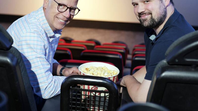 Modernisierung im Weltspiegel und Open-Air-Kino mit Samba in Mettmann: LED-Technik soll die alte Leinwand ersetzen