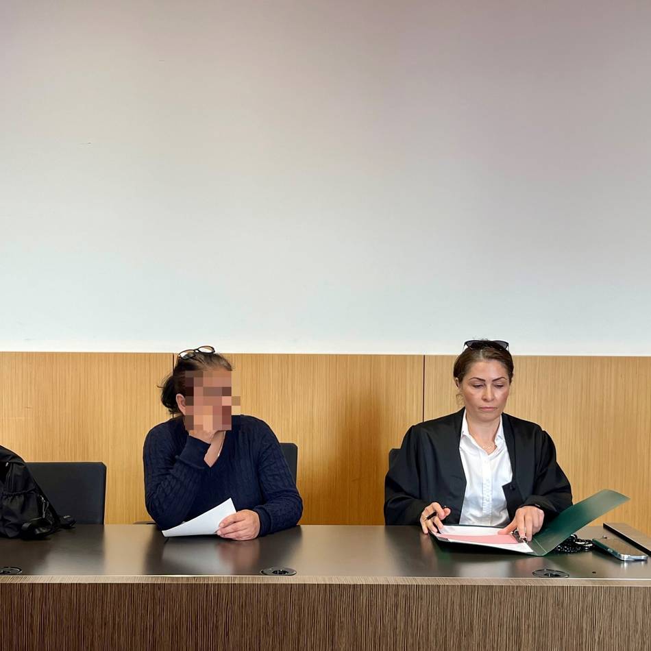 Prozess um Betrug in Düsseldorf: Wahrsagerin soll Mutter die Heilung ihres kranken Sohnes versprochen haben