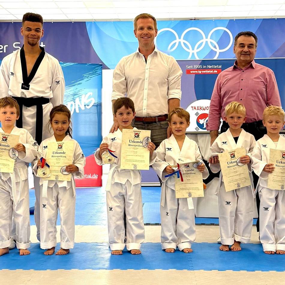 Stadtgespräch in Nettetal: 59 erfolgreiche Taekwondo-Prüflinge und CDU-Talk in Schaag