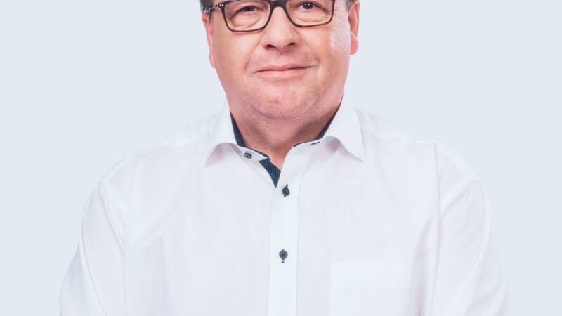DGB-Kreisvorsitzender Vassilios Athanassiou: „Nur wer nach Tarif zahlt, darf Aufträge des Bundes erhalten“