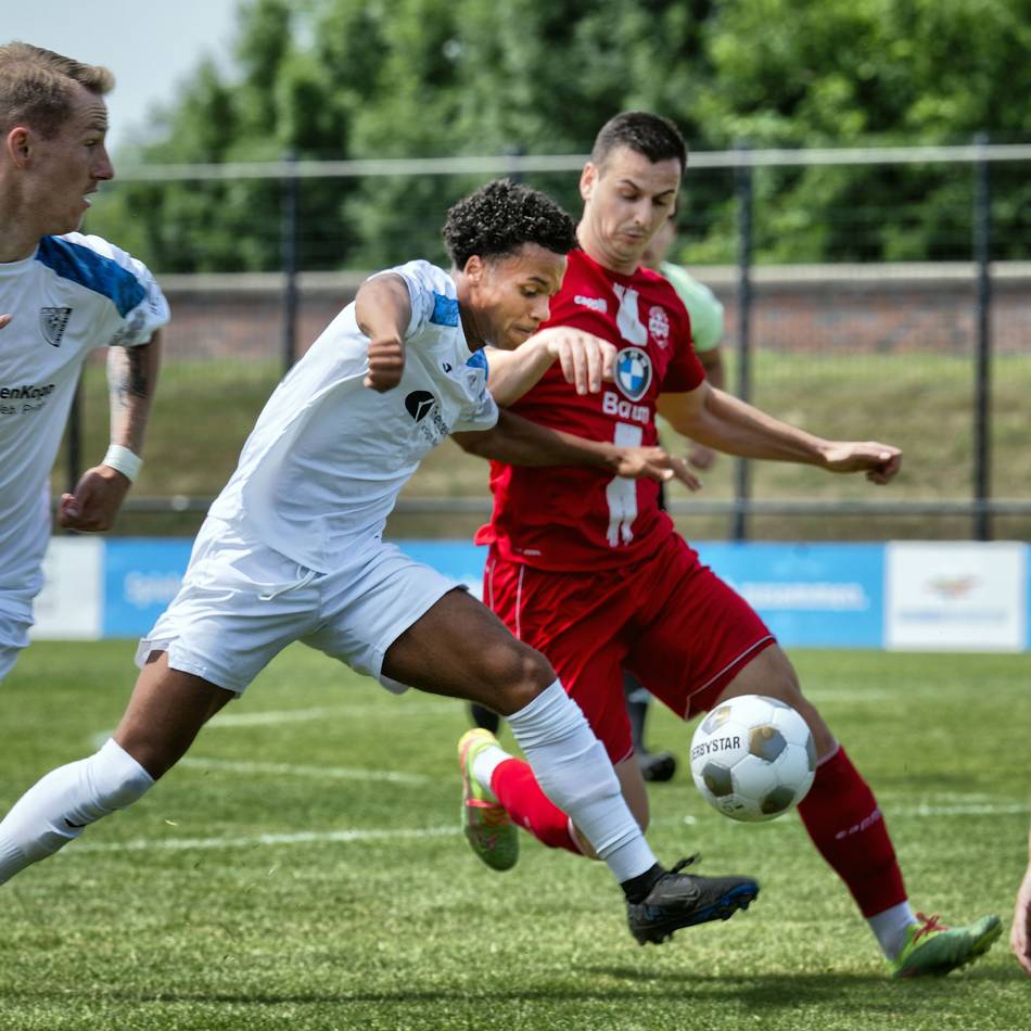 Siege im Elfmeterschießen: 1. FC Monheim gewinnt seinen Rhein Cup