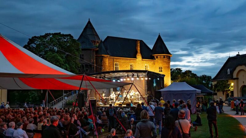 Am Fuße der Burg Linn: Der Jazz zu Gast in Krefeld