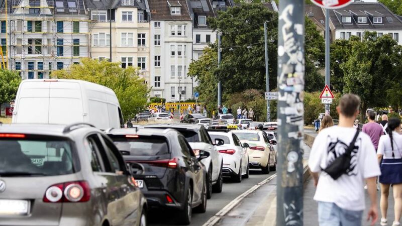 Rheinkirmes Düsseldorf 2025: Drei Stunden Parkplatzsuche – Kirmesbesucher kämpfen mit Platznot
