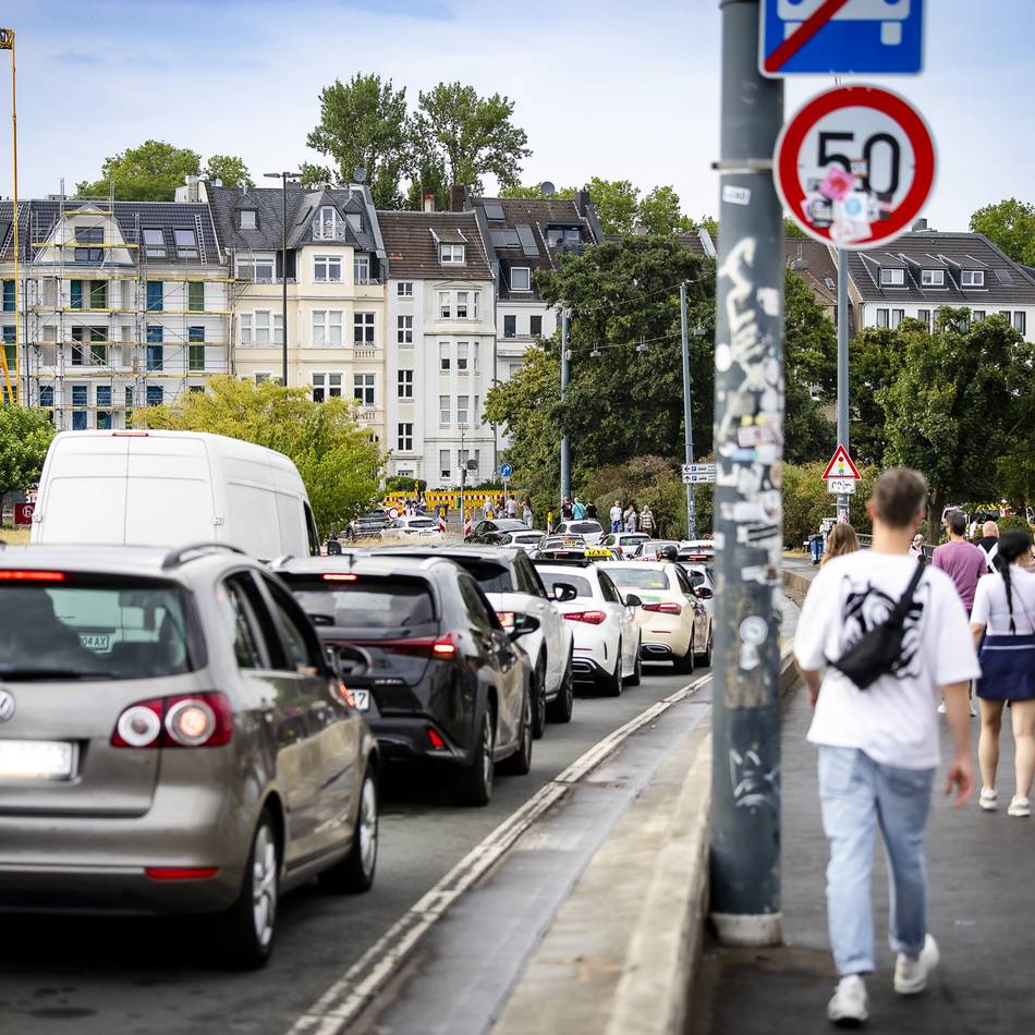 Rheinkirmes Düsseldorf 2025: Drei Stunden Parkplatzsuche – Kirmesbesucher kämpfen mit Platznot