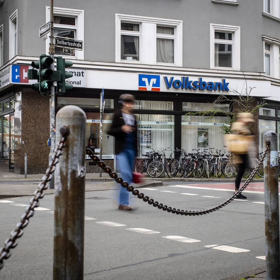 7000 Kunden betroffen: Volksbank Düsseldorf Neuss schließt fast jede vierte Filiale – „Wir müssen Kosten sparen“