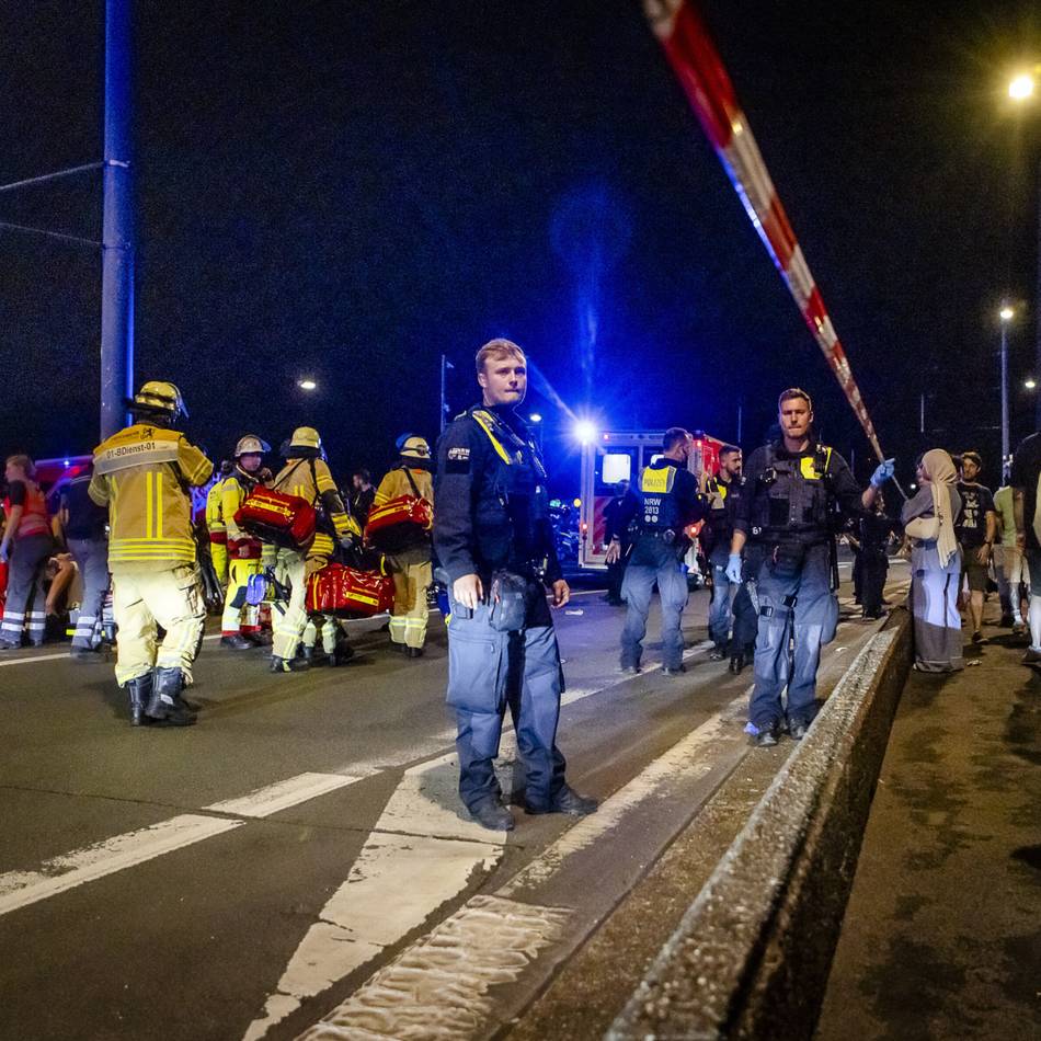 Ersthelfer bei Explosion auf Rheinkirmes: „Die Menschen wurden panisch, fingen an zu schreien und lagen auf dem Boden“