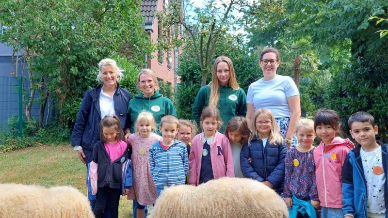 Tierschutz in Meerbusch: Tiere aus der Arche besuchen Kitakinder