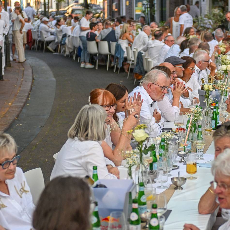 Gastronomie in Willich: „White Dinner“ mitten in Schiefbahn