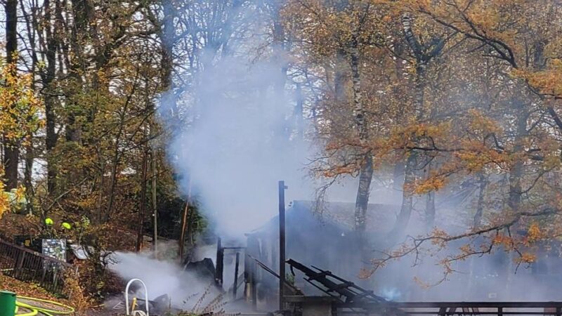 Hückeswagener Ausflugslokal an Bever-Talsperre: Brand der „Zornigen Ameise“ – Ermittlungen gegen Verdächtigen eingestellt