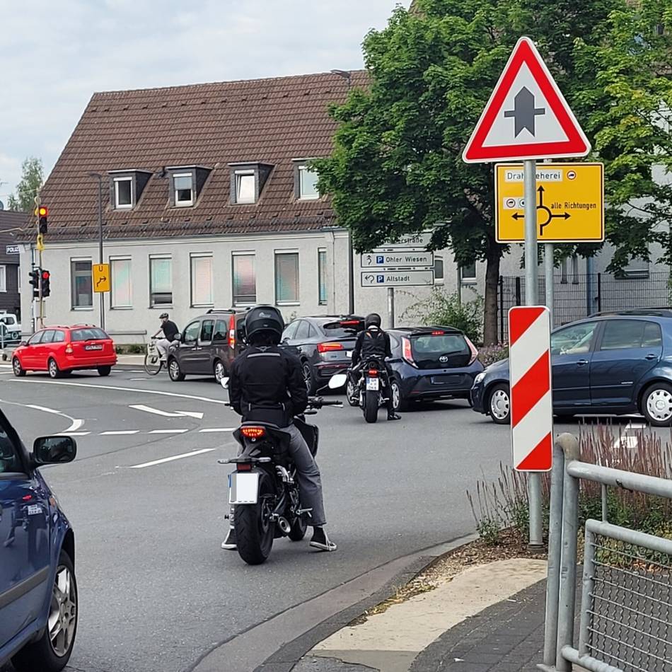 Wipperfürther Nordtangente: Fahrbahnsanierung – Ampel am Kreisel abgeschaltet