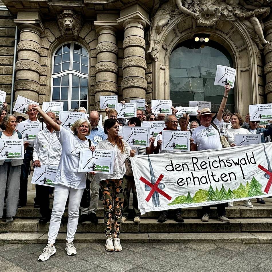 Windkraft im Reichswald: „Schämen Sie sich!“ – Wütender Protest bei Entscheidung im Regionalrat