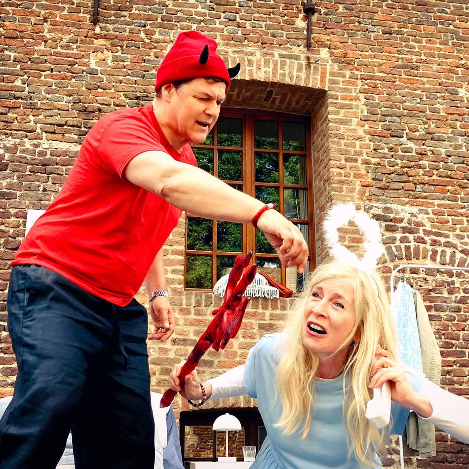 Theaterfestspiele in Brüggen: „Engelchen und Teufelchen“ im Burghof