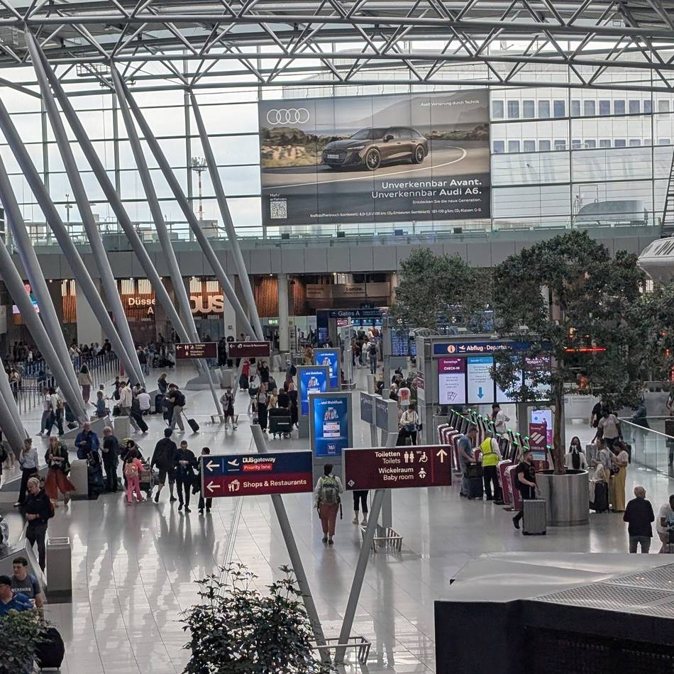 Düsseldorf und Köln/Bonn: NRW startet in die Sommerferien – So ist die Lage an den Flughäfen