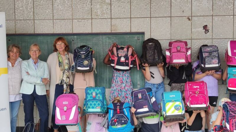 Aktion der Kaarster Soroptimistinnen: 60 Viertklässler spenden Schulranzen für bedürftige Kinder