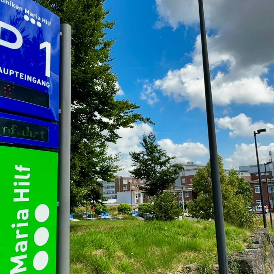 Brandmelder ausgelöst in Mönchengladbach: Einsatz der Feuerwehr an Maria Hilf Klinik