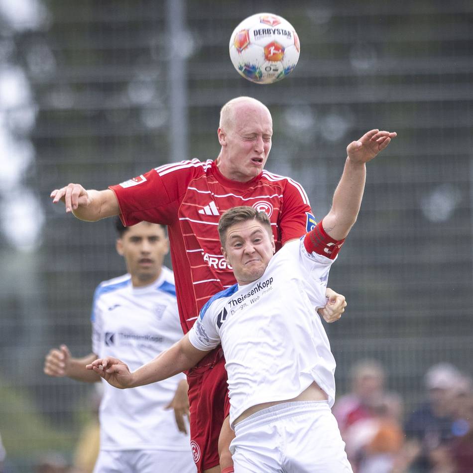 Mehrere Torschützen vor ausverkauftem Haus: Fortuna landet Testspielsieg beim 1. FC Monheim