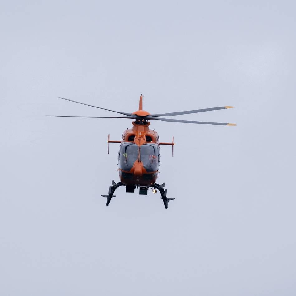 Hubschrauber landet auf Autobahn: Motorradfahrer auf A46 bei Haan schwer verletzt