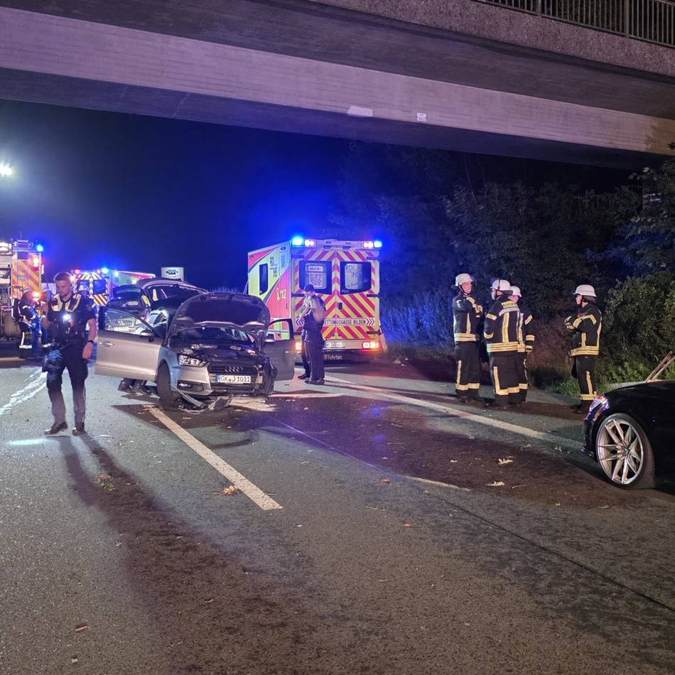Vollsperrung am Samstagabend zwischen Hückelhoven und Erkelenz: Sechs Verletzte bei Unfall auf der A46
