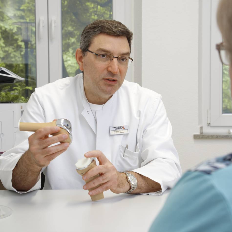 Endoprothetik an Xantens Krankenhaus: Master-Auszeichnungen für Chefarzt