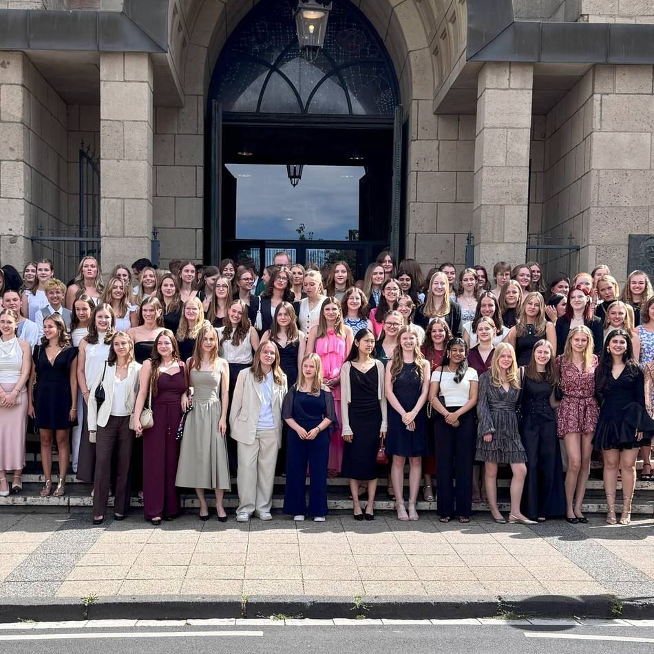 Schulen in Neuss, Grevenbroich, Dormagen, Kaarst und Jüchen: Das sind die Abiturientinnen und Abiturienten 2025