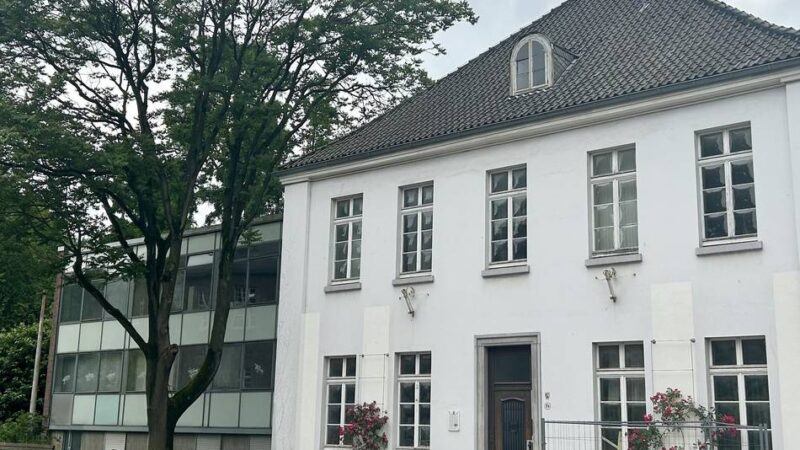 Weißes Haus in Moers: Neue Heimat fürs Schlosstheater – Umbau soll jetzt günstiger werden