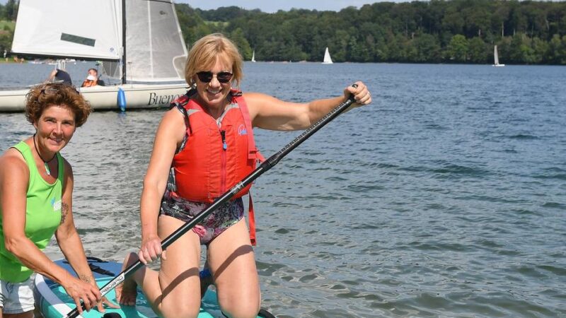 Hückeswagener Ortsgruppe: DLRG feiert mit Musik, Segeln, SUP und Feuerwerk