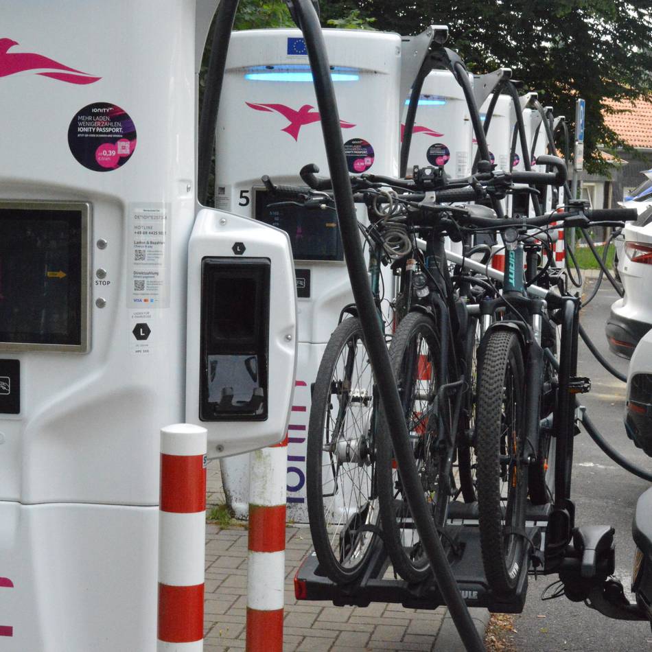 An der Autobahn-Raststätte Remscheid: An der A1 herrscht Ferienstimmung