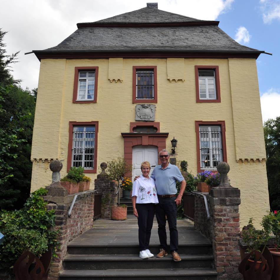 Wasserburg in Anstel — 900 Jahre alt und der Zeit voraus: „Wir brauchen keine Biotonne, hier ist Kreislaufführung Pflicht“