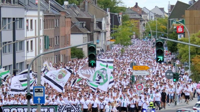 Verkehr wird eingeschränkt: Fanmarsch durch die Stadt zum Jubiläumsspiel von Borussia Mönchengladbach