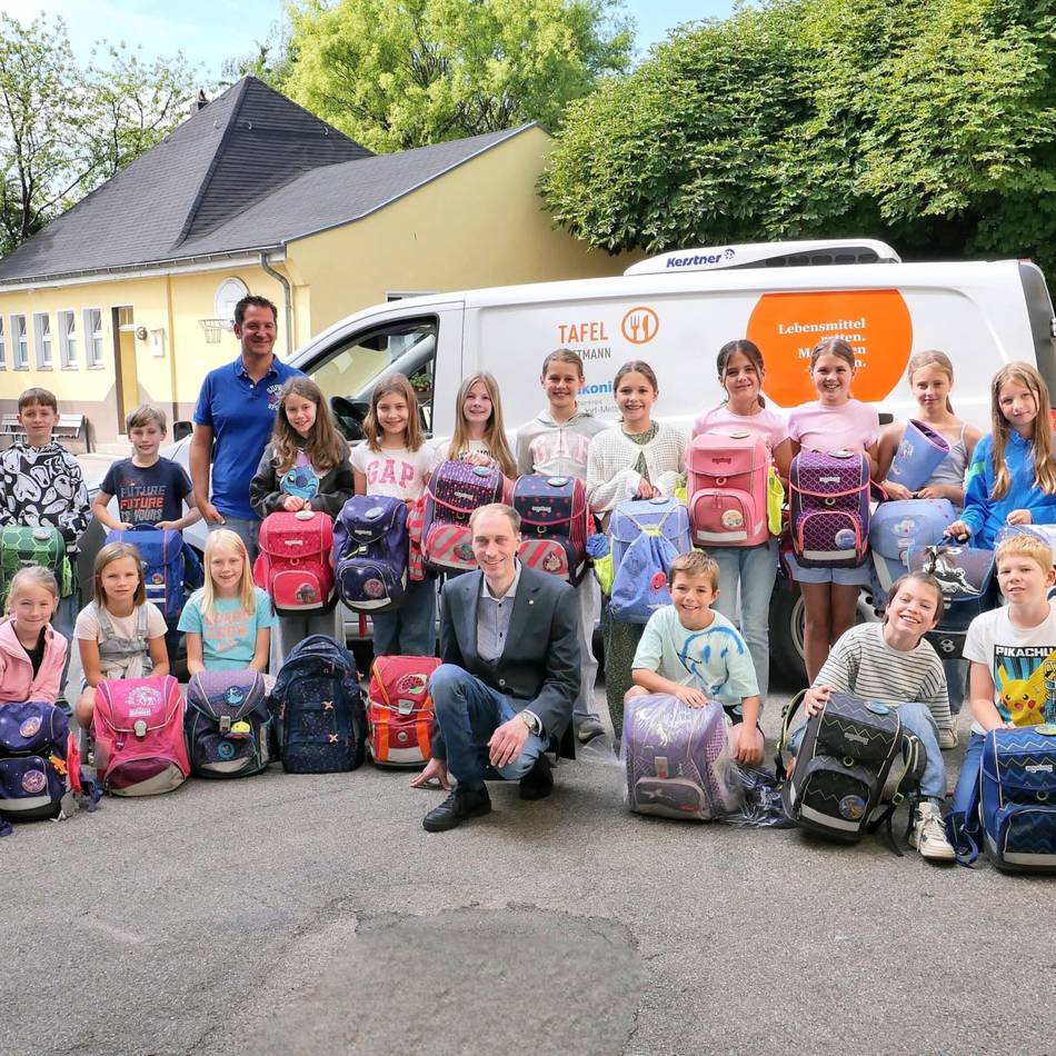 Die Tafel Mettmann hilft auch beim Schulanfang: Viertklässler spenden Tornister für den den Schulstart