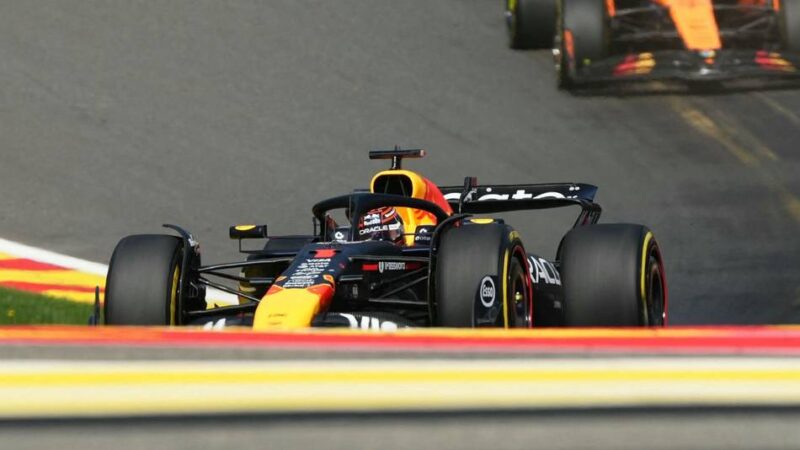 Red Bull vor McLaren: Verstappen gewinnt Formel-1-Sprint in Belgien vor Piastri