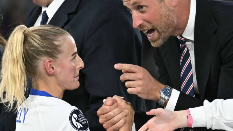 Verteidigerin spielte mit Schienbeinbruch: Kämpfende Engländerinnen erhalten nach EM-Sieg nächsten Auftrag von König Charles