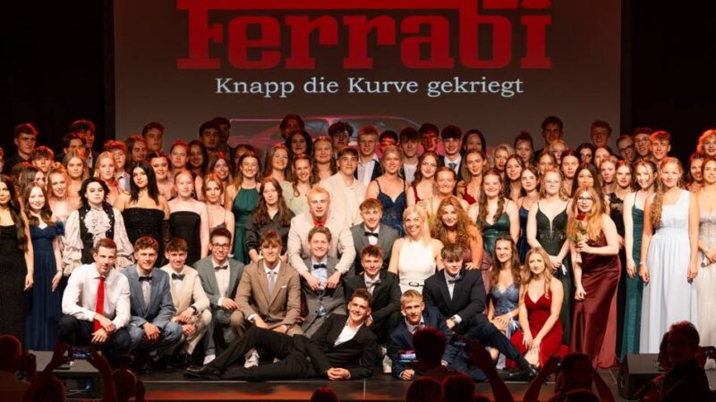 Schulabschlüsse junger Hückeswagener: Nach Abitur & Co. in den Ernst des Lebens