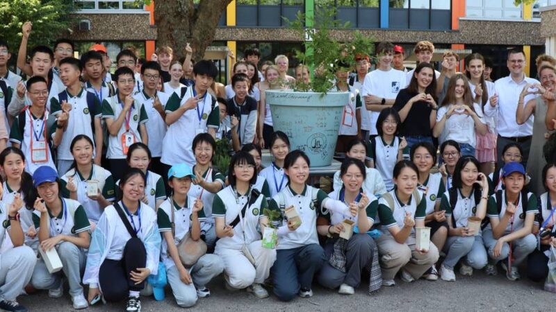 Schülergruppe aus Wuxi besuchte Ratingen: Schüler pflanzen einen chinesisch-deutschen „Partnerschaftsbaum“