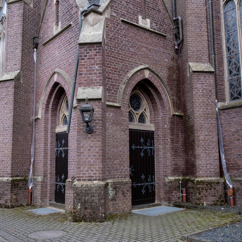 Zeugensuche in Mönchengladbach: Kupferdiebe schlagen an Hehner Kirche zu – schon wieder