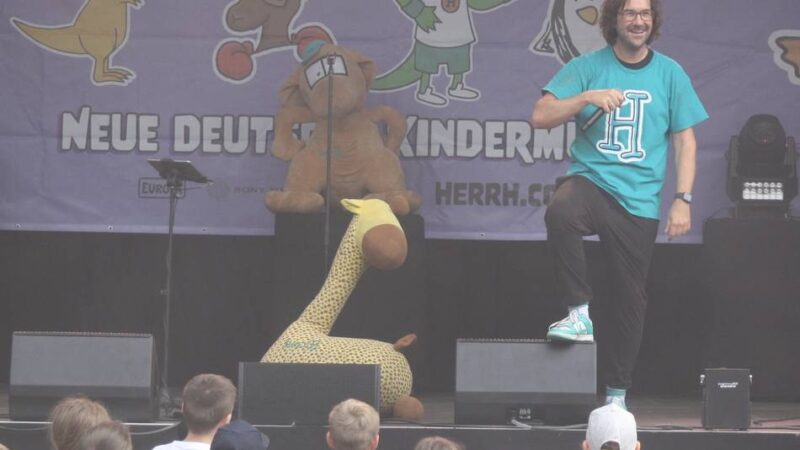 Kinder-Mitmachkonzert zum Abschluss der Sommerbühne: Mit Kalle, Raffi und Emma auf Musiktour
