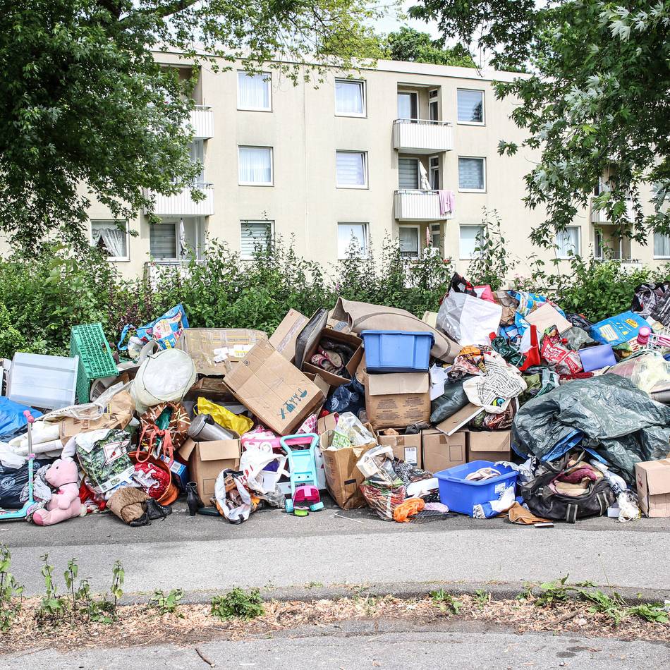 Jährlich 125 Tonnen: In Grevenbroich explodieren die Kosten durch illegalen Müll