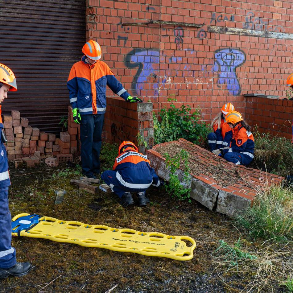 Jahresübung in Breitscheid: Jugendfeuerwehr übt wie die Großen