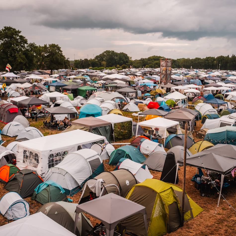 Zeltstadt mit 45.000 Einwohnern: Das passiert auf dem Parookaville-Campingplatz
