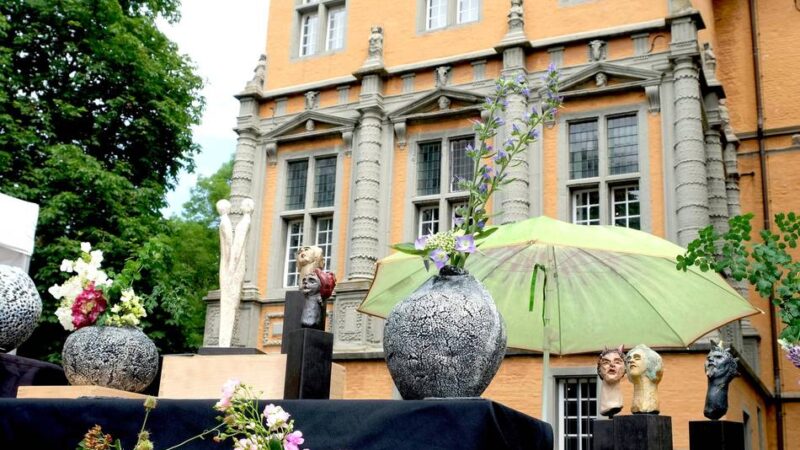 Tradition in Mönchengladbach: Töpfer- und Keramikmarkt auf Schloss Rheydt