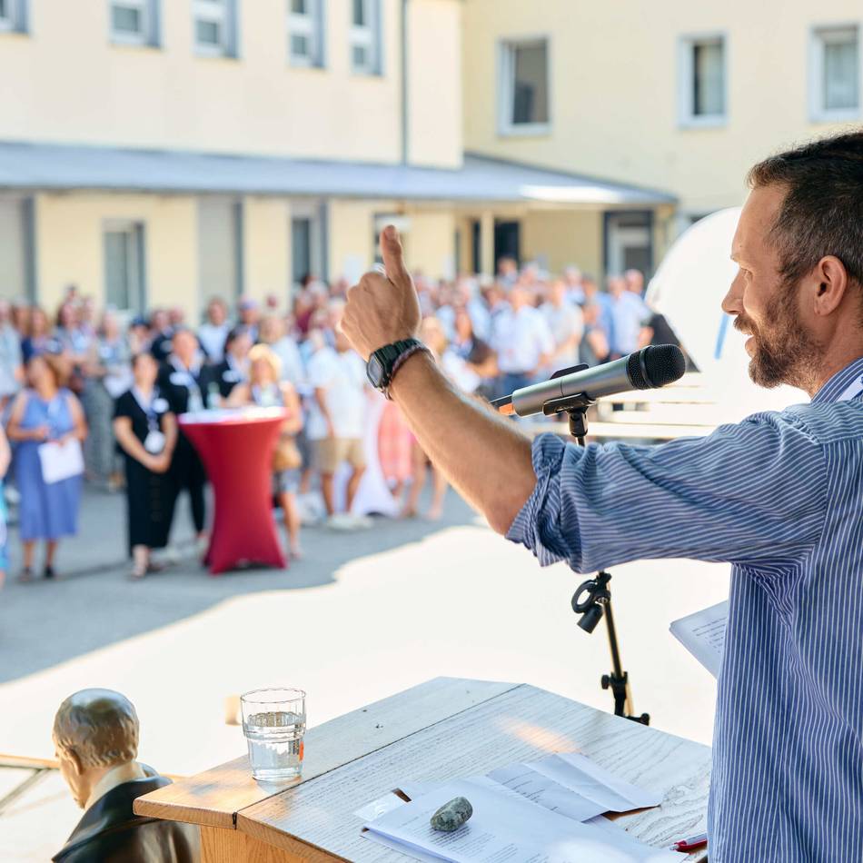 Augustinus-Gruppe erweitert Behindertenhilfe: Vinzentinerinnen geben Josefshaus in neue Hände