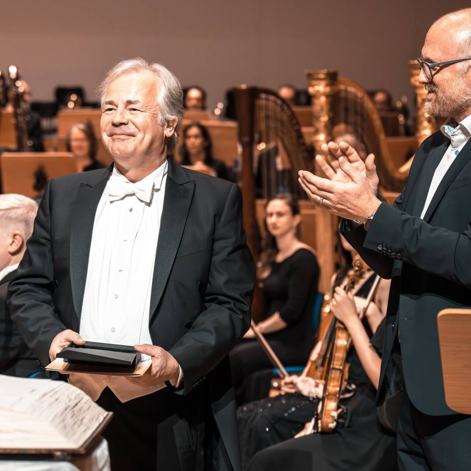 Philharmonisches Konzert in Duisburg: Applaus und ein emotionaler Abschied für Axel Kober
