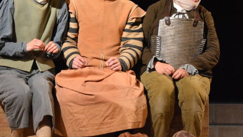 Theater voller Poesie, Witz und Tiefgang in Neuss: Wenn Clowns Shakespeare spielen – ein unvergesslicher Hamlet