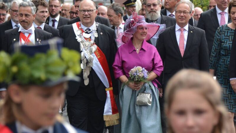 Schützenfest in Reuschenberg: Räuber locken 2500 Besucher ins Festzelt