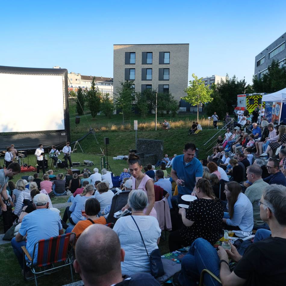 Filmschauplatz NRW: Wenn im Hefelmannpark „Die Welle“ rollt