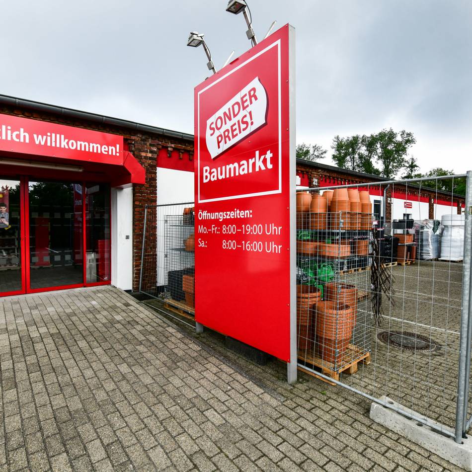 Weezer Straße in Kevelaer: Schrauben zum Kilopreis – Baumarkt feiert Geburtstag