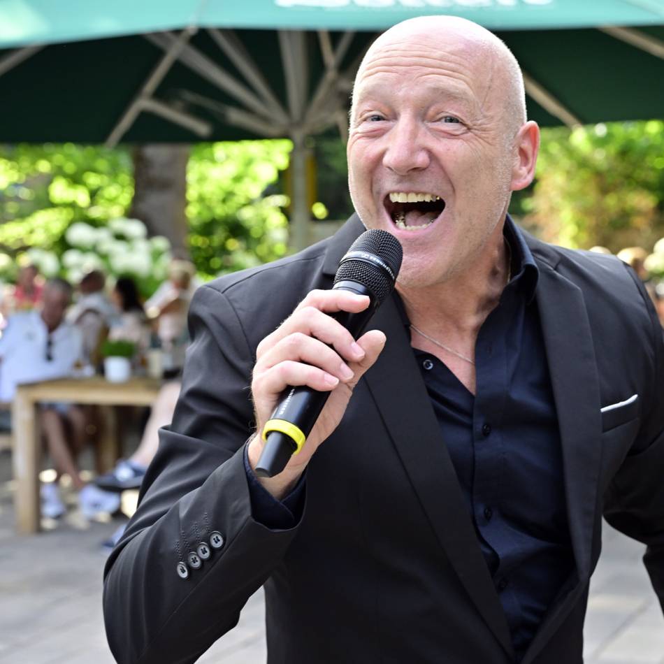 Midsummer-Open-Air in Korschenbroich: Hits rufen Erinnerungen an Urlaube wach