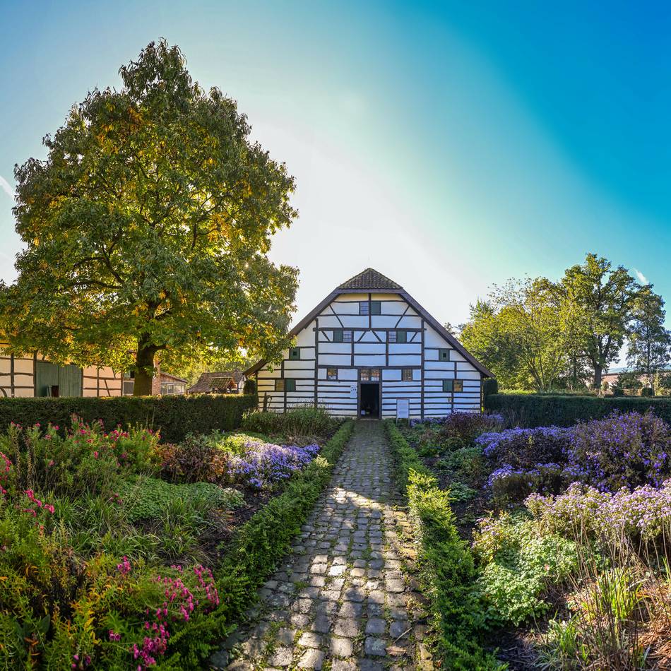 Porträtfotografie im Fokus: Fotoworkshop im Freilichtmuseum in Grefrath