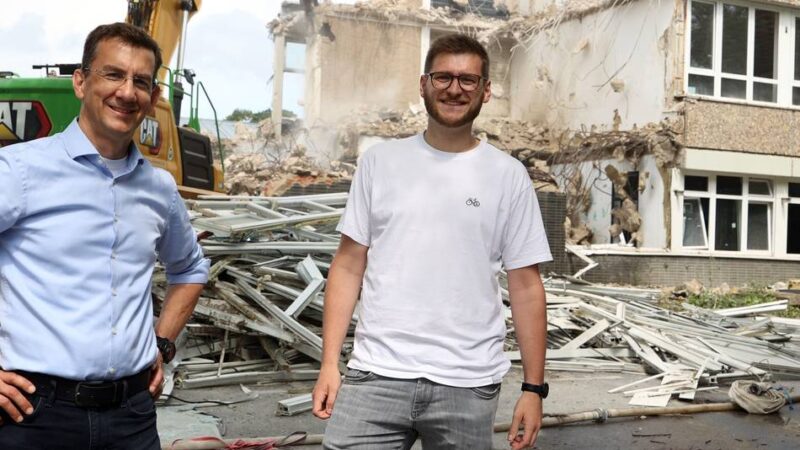 Abriss des Gymnasiums in Korschenbroich: „Wer hat schon die Möglichkeit, den Abriss seiner ehemaligen Schule zu planen?“